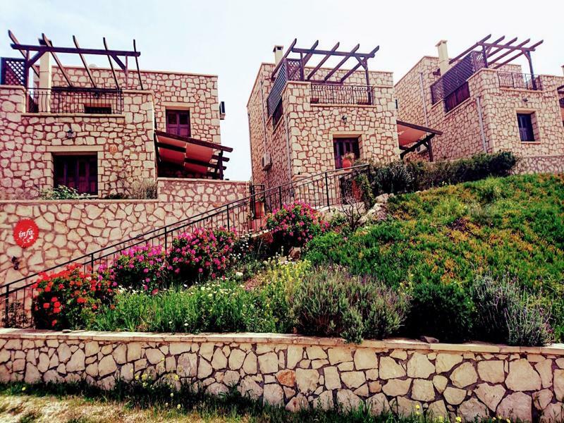 Ville Du Soleil - Exclusive Homes With Rustic Charm And Sensational Views Of The Mediterranean Sea มากรีเยียลอส ภายนอก รูปภาพ