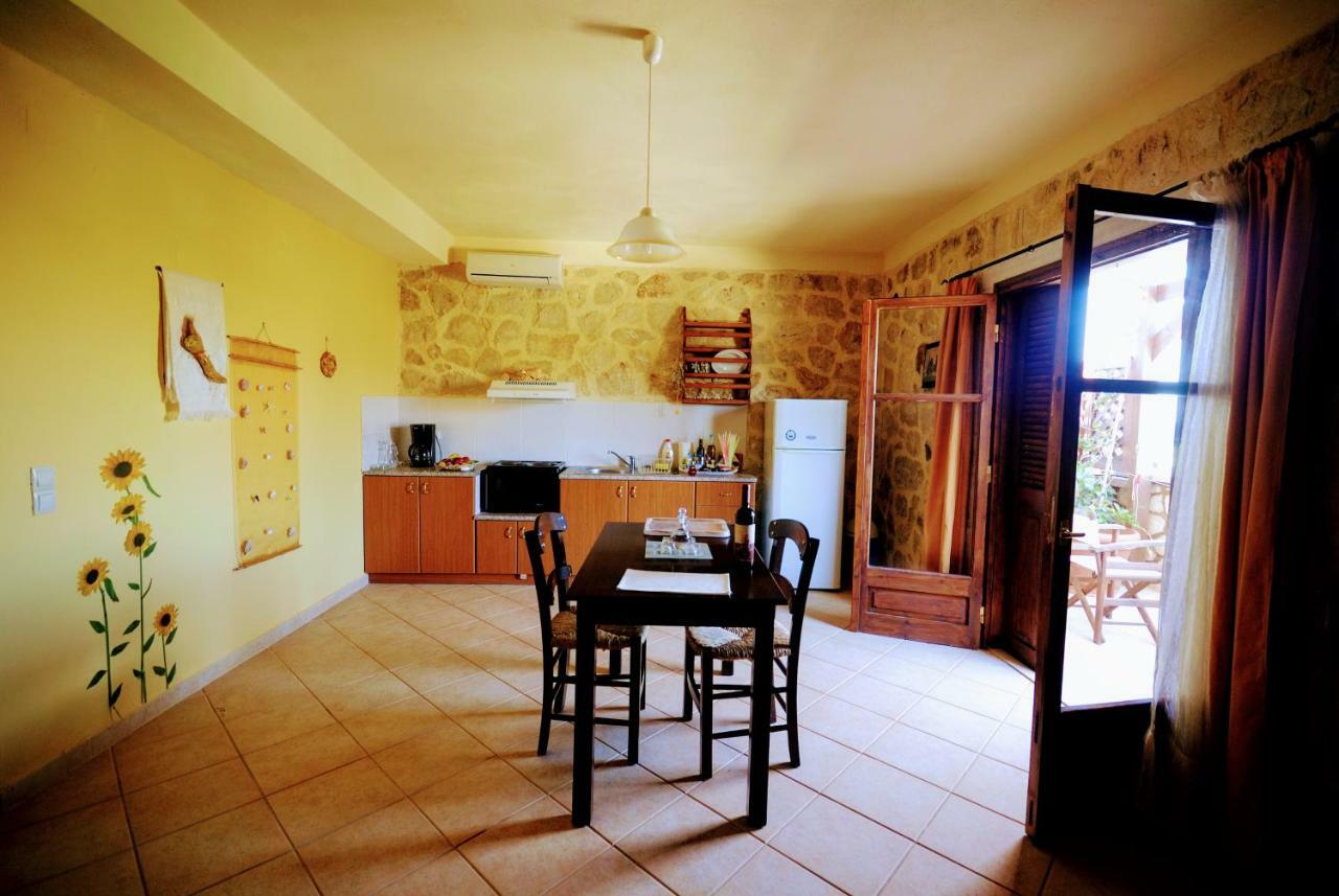 Ville Du Soleil - Exclusive Homes With Rustic Charm And Sensational Views Of The Mediterranean Sea มากรีเยียลอส ภายนอก รูปภาพ